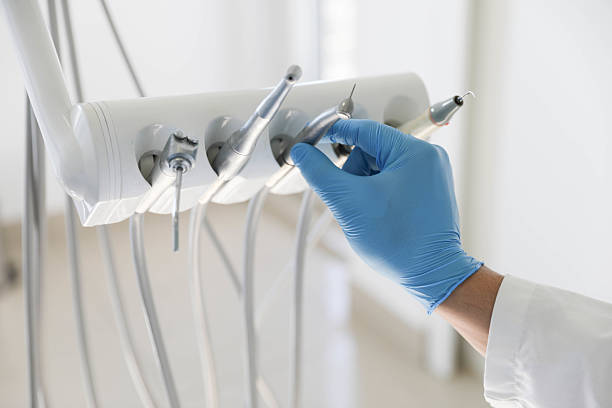 Professional Emergency Dentist technician working in Melbourne, AR